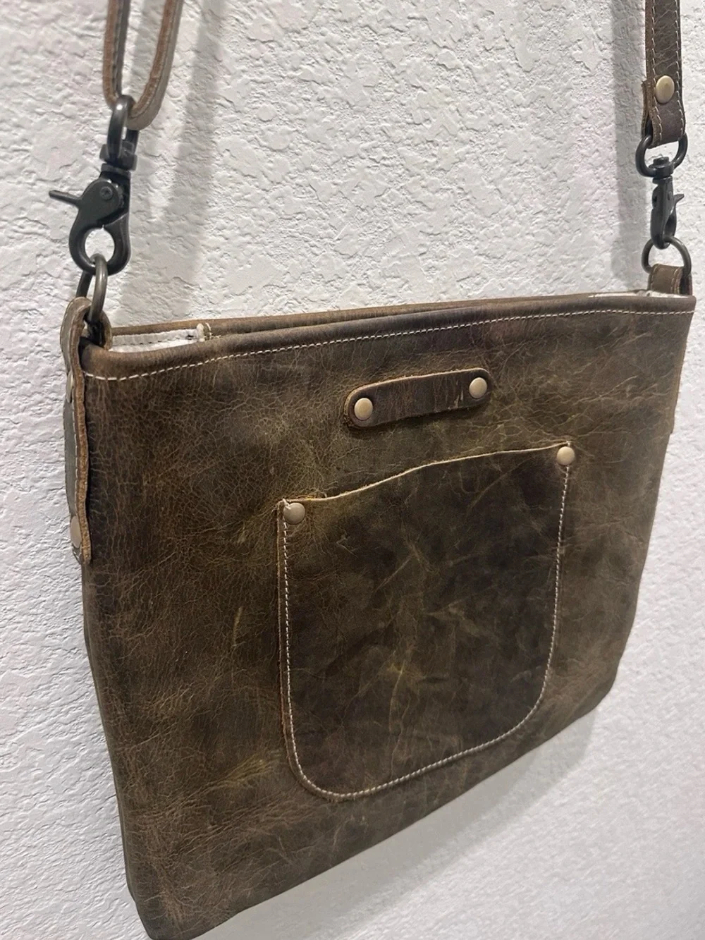 Myra Bag compact distressed